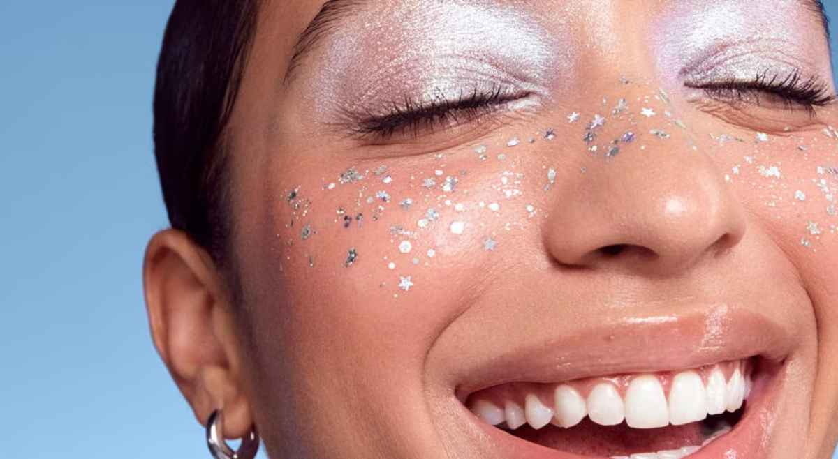 Mood, Makeup, and Scent: How to Express Yourself Through Beauty