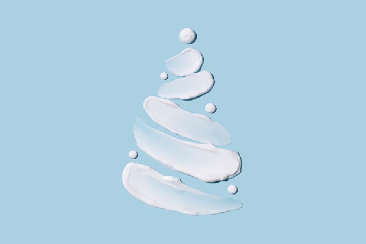 10 Tips for Keeping Your Skin Balanced While Traveling for the Holidays